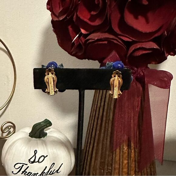 Vintage Lisner clip earrings Blue moonstone and bead Mid Century - Picture 3 of 3